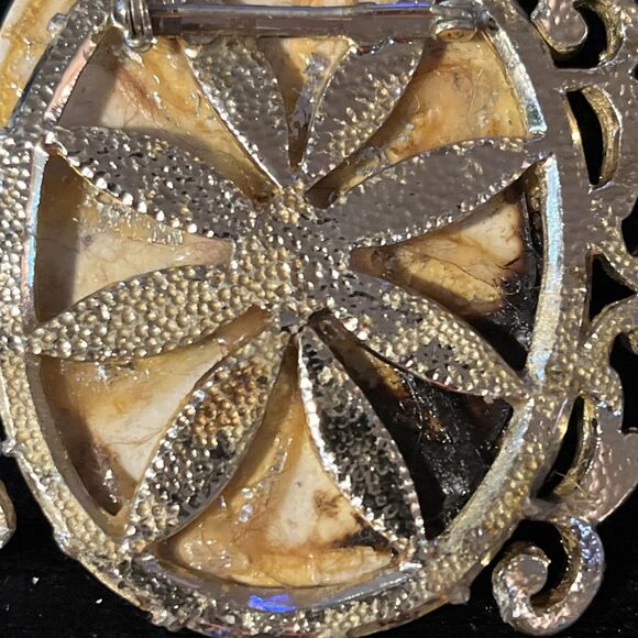 Beautiful Vintage Hand Painted Floral Porcelain Brooch Ornate Silver Tone Frame - Picture 5 of 6